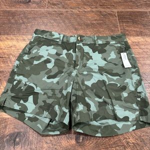 Old Navy Everyday Short - mid rise 5 inch inseam